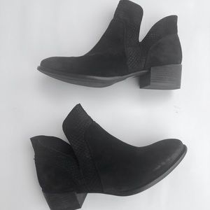 Seychelles split ankle bootie